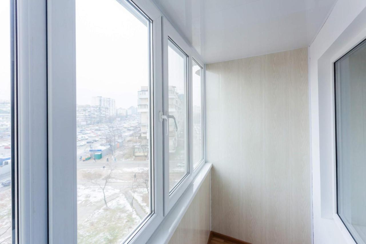 Apartment Obolon Metro Station Kiev Luaran gambar
